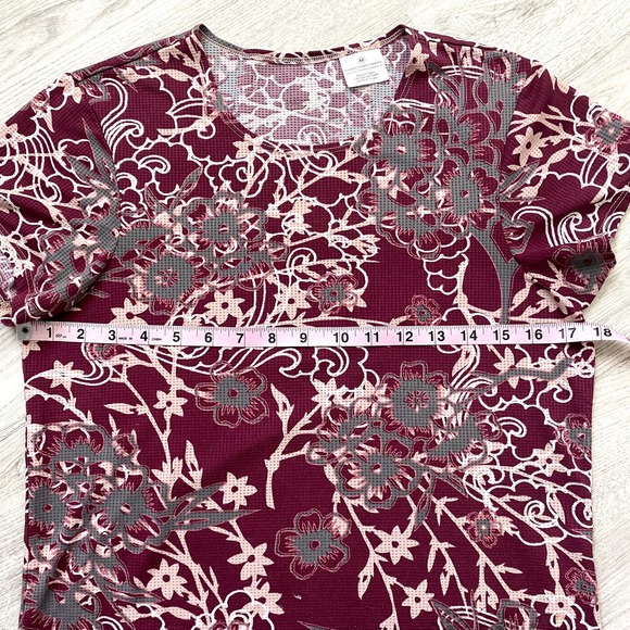 Burgundy Floral short Sleeve Light Breathable Top - Picture 4 of 8